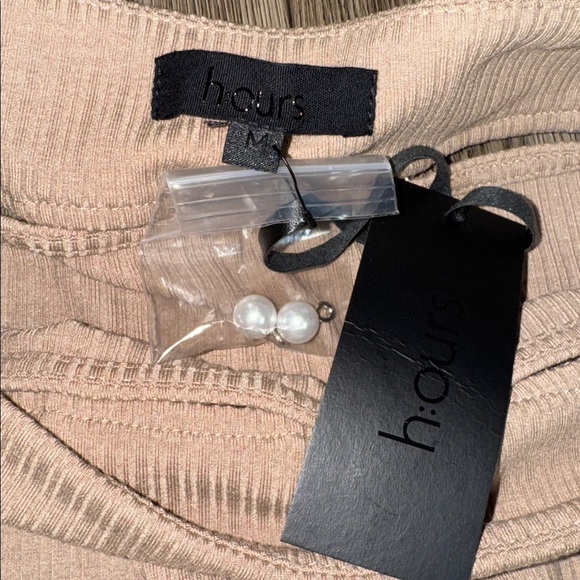 REVOLVE h:ours Tan Off-Shoulder Long Sleeve DelhiaPearl Dress Size:M mini Dress - Picture 6 of 13